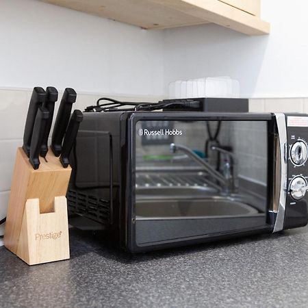 Serviced Apartment In Liverpool City Centre - Free Parking - Balcony - By Happy Days Екстериор снимка