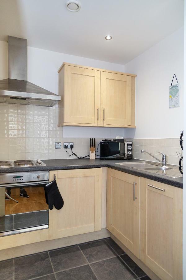 Serviced Apartment In Liverpool City Centre - Free Parking - Balcony - By Happy Days Екстериор снимка