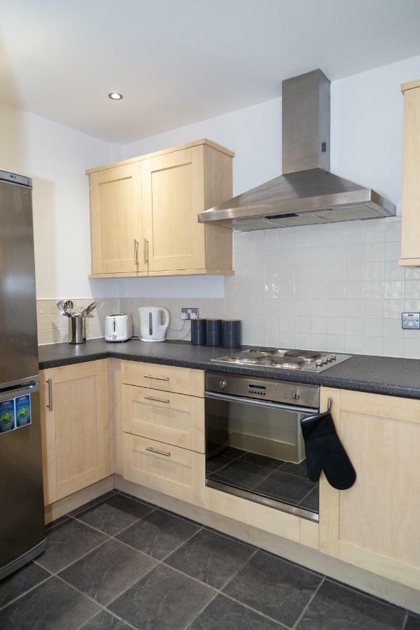 Serviced Apartment In Liverpool City Centre - Free Parking - Balcony - By Happy Days Екстериор снимка
