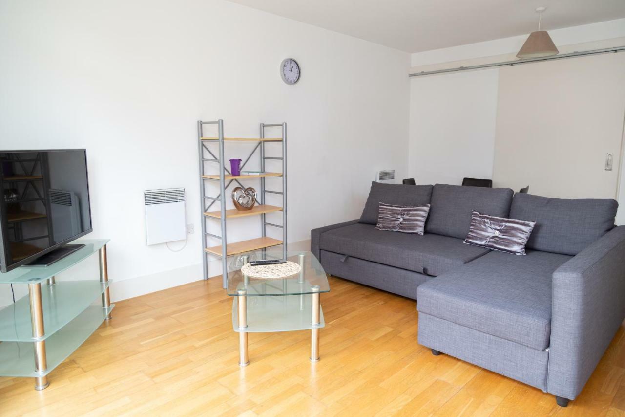 Serviced Apartment In Liverpool City Centre - Free Parking - Balcony - By Happy Days Екстериор снимка